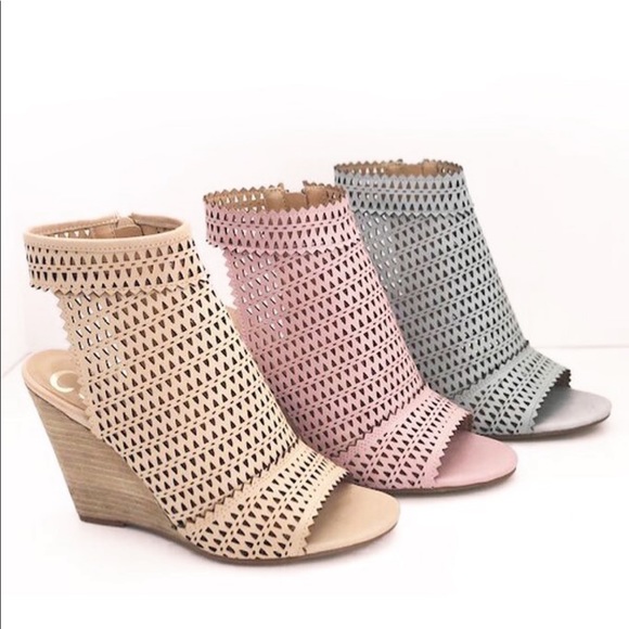 Tan open toe wedge heel - Picture 3 of 10